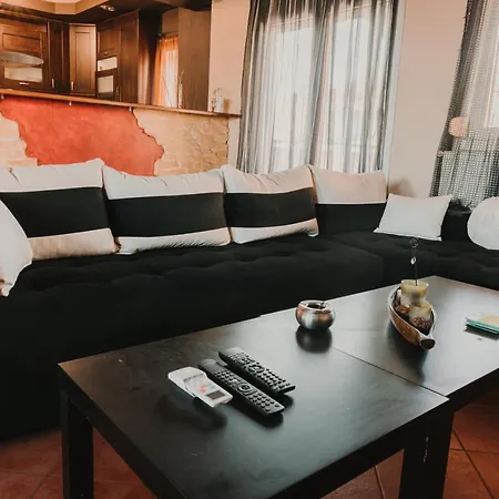 Beautiful And Spacious In Apartment