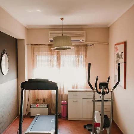 Beautiful And Spacious In Apartment *